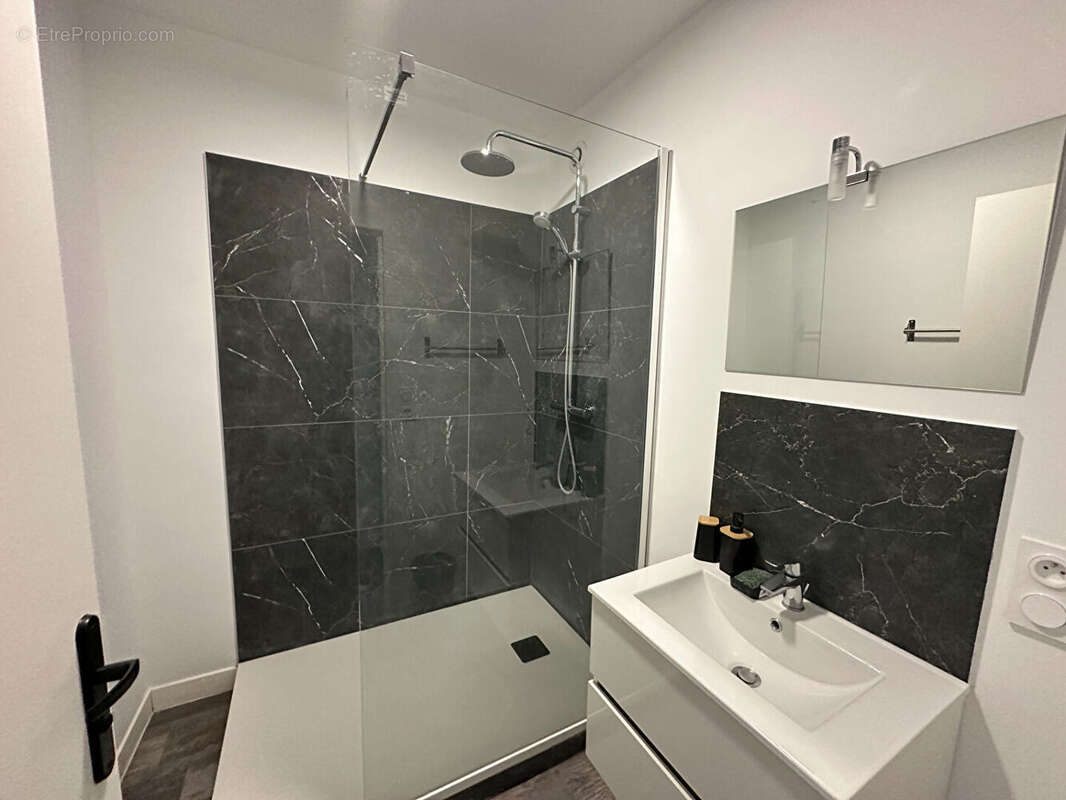 Poitiers - appartement t5 - 90 m² - refait a neuf - photo 5