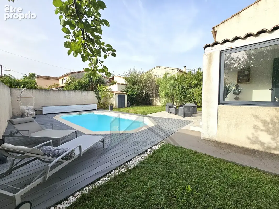 Bienvenue à Saint-Mitre-les-Remparts ! 4 chambres   Piscine - photo 3