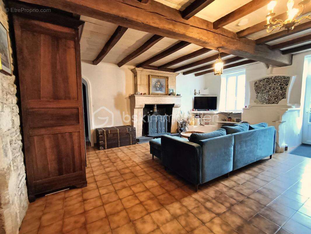 Maison à SAINT-PORCHAIRE