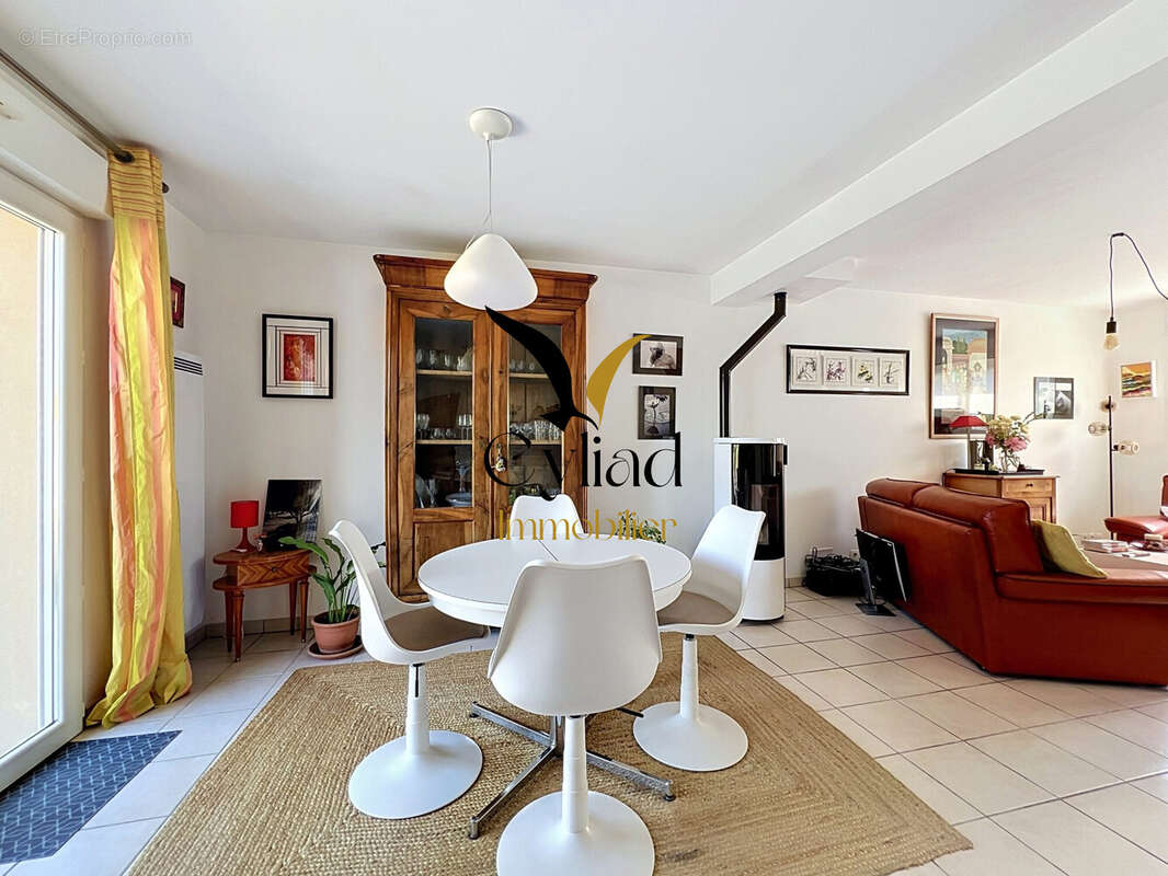 Maison 108 m² à Saint-Meloir-Des-Ondes  - photo 3