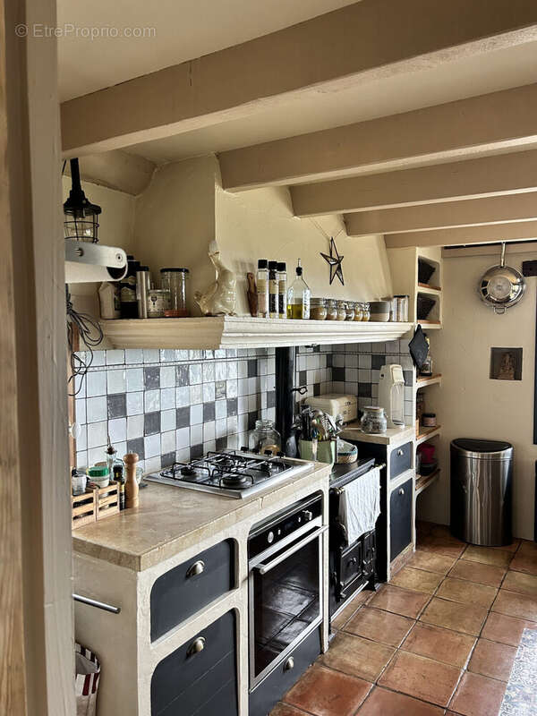cuisine provenacle golf pont royal yan spehner jason smith realty holidays exp france luxury - Maison à PUGET