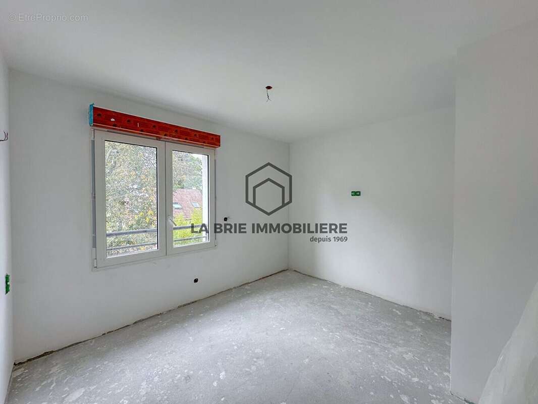 Appartement 60 m² à Boissy-Saint-Leger  - photo 9