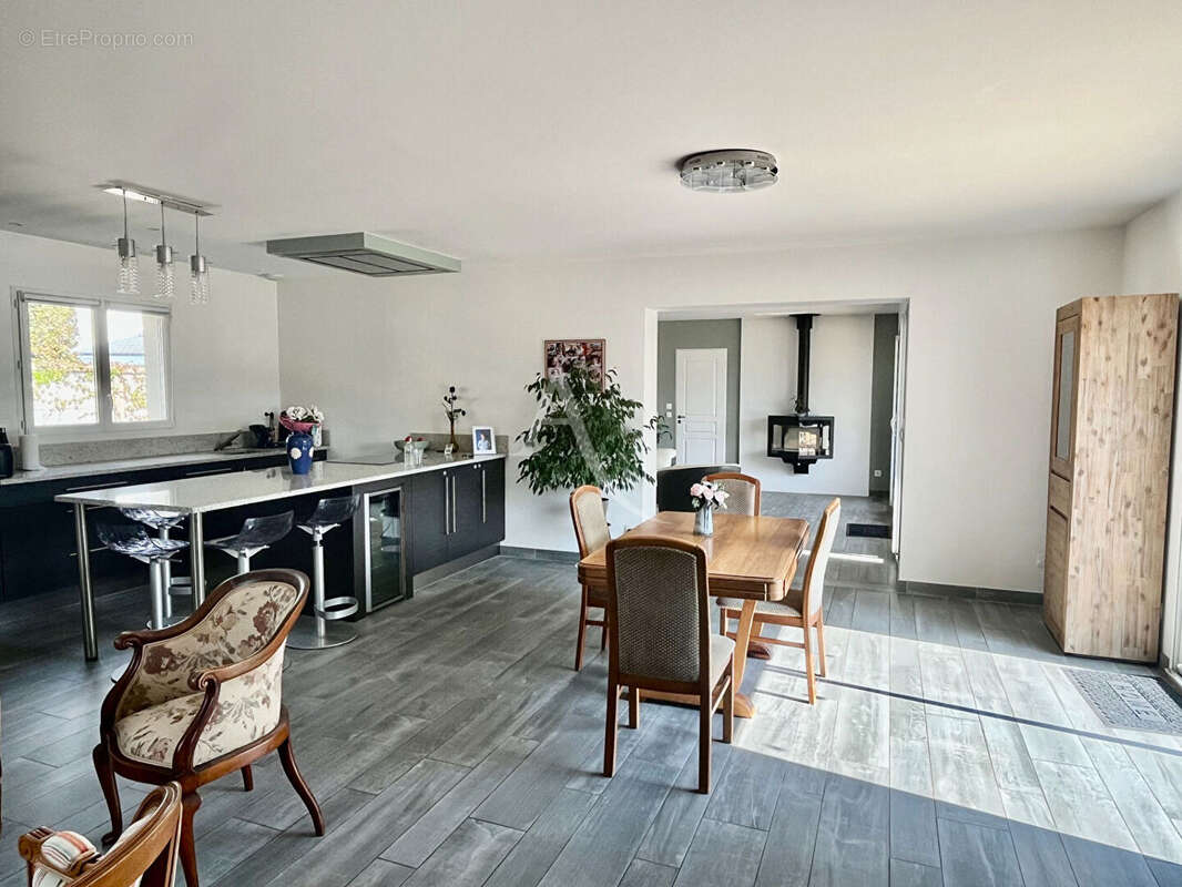 Maison à SAINT-JEAN-D'ILLAC