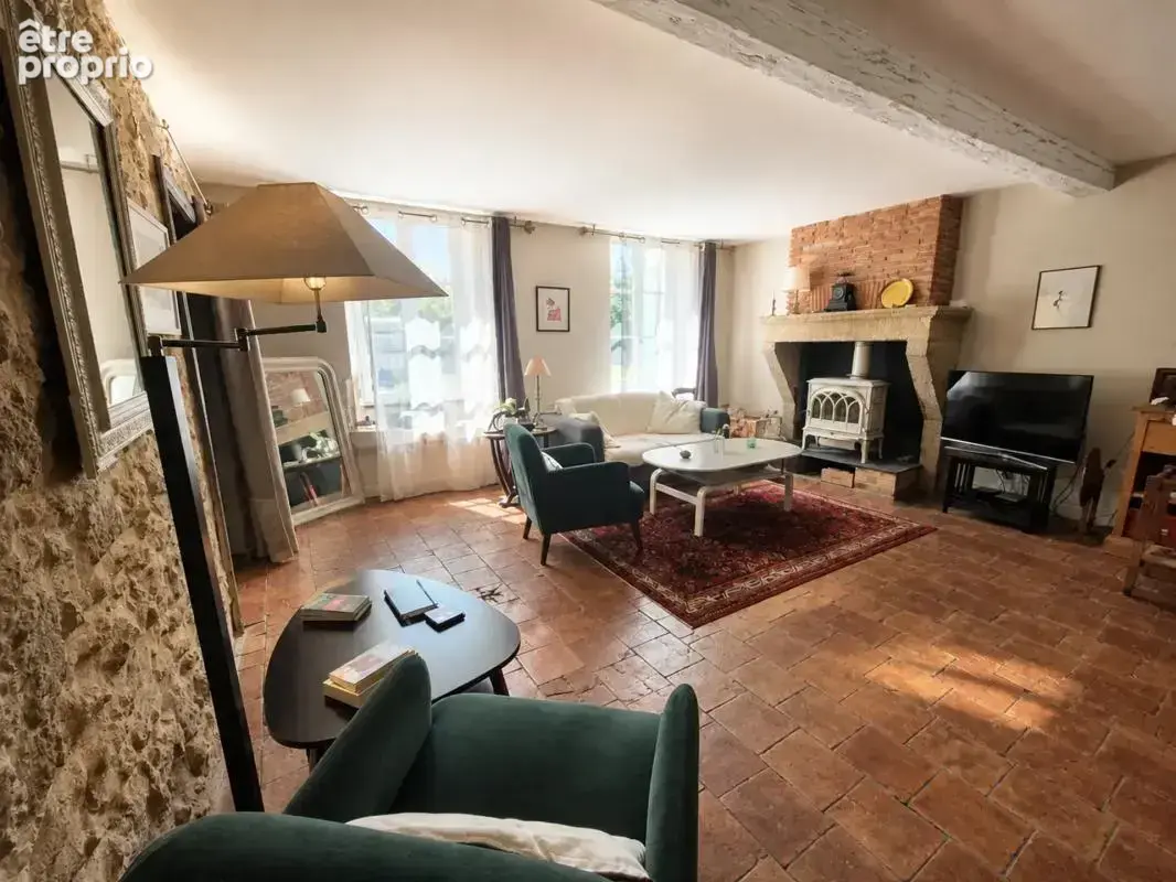 Ensemble immobilier de caractère de 290 m2 avec Gîte - Noaillan - photo 6