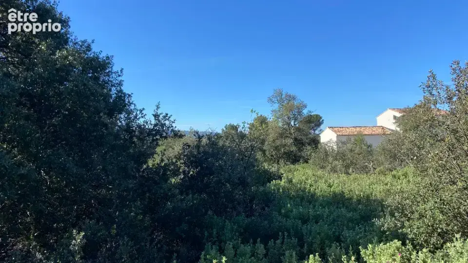 Photo Terrain à Puget au prix de 235 000€