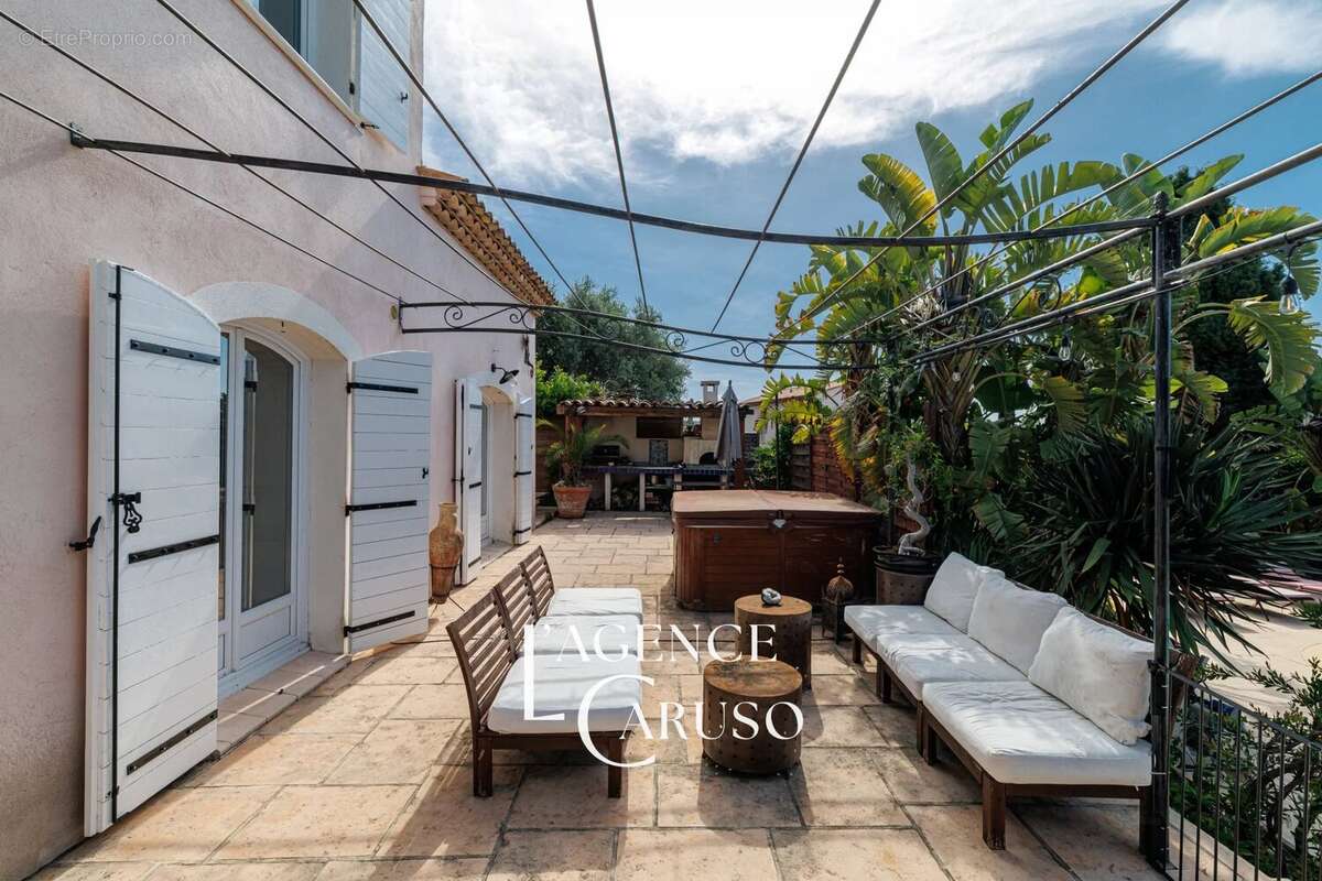 Maison à CAGNES-SUR-MER
