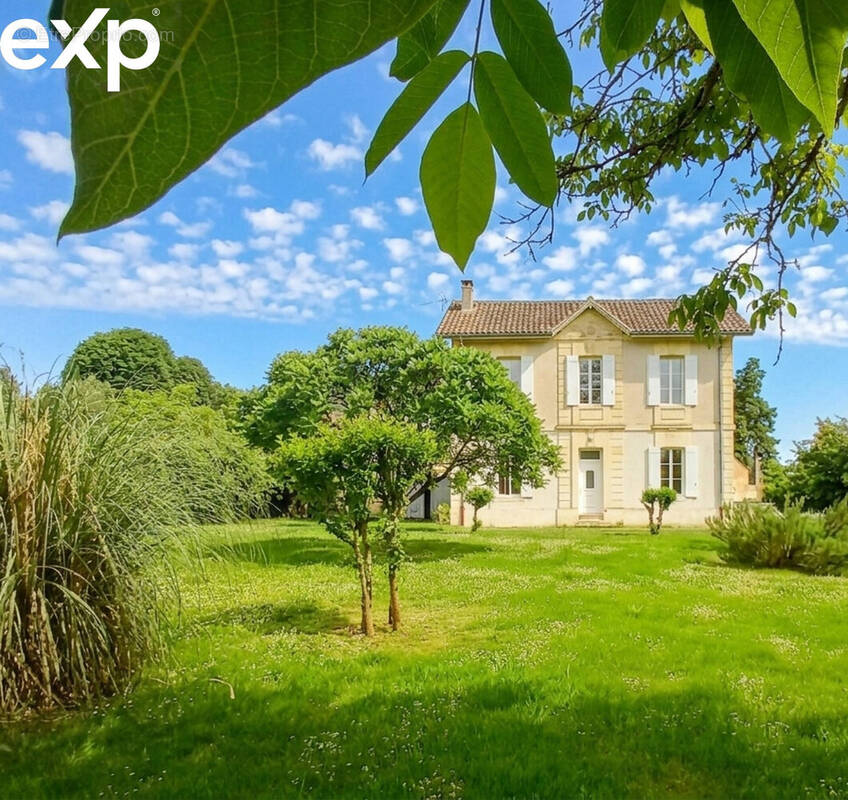 Maison à SAINT-EMILION