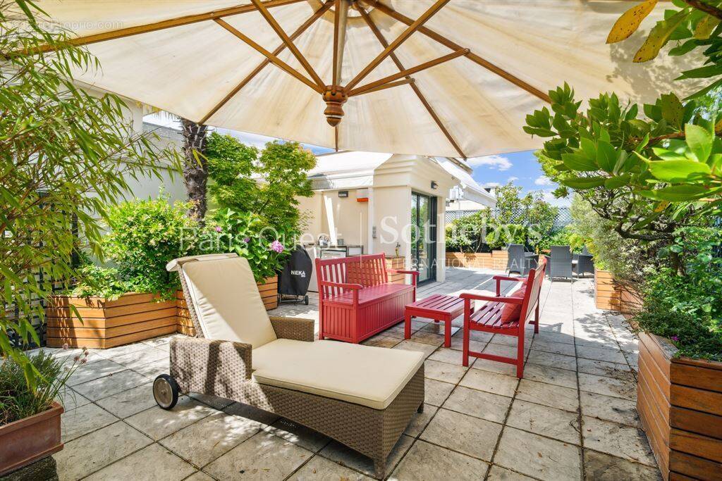 Appartement à NEUILLY-SUR-SEINE