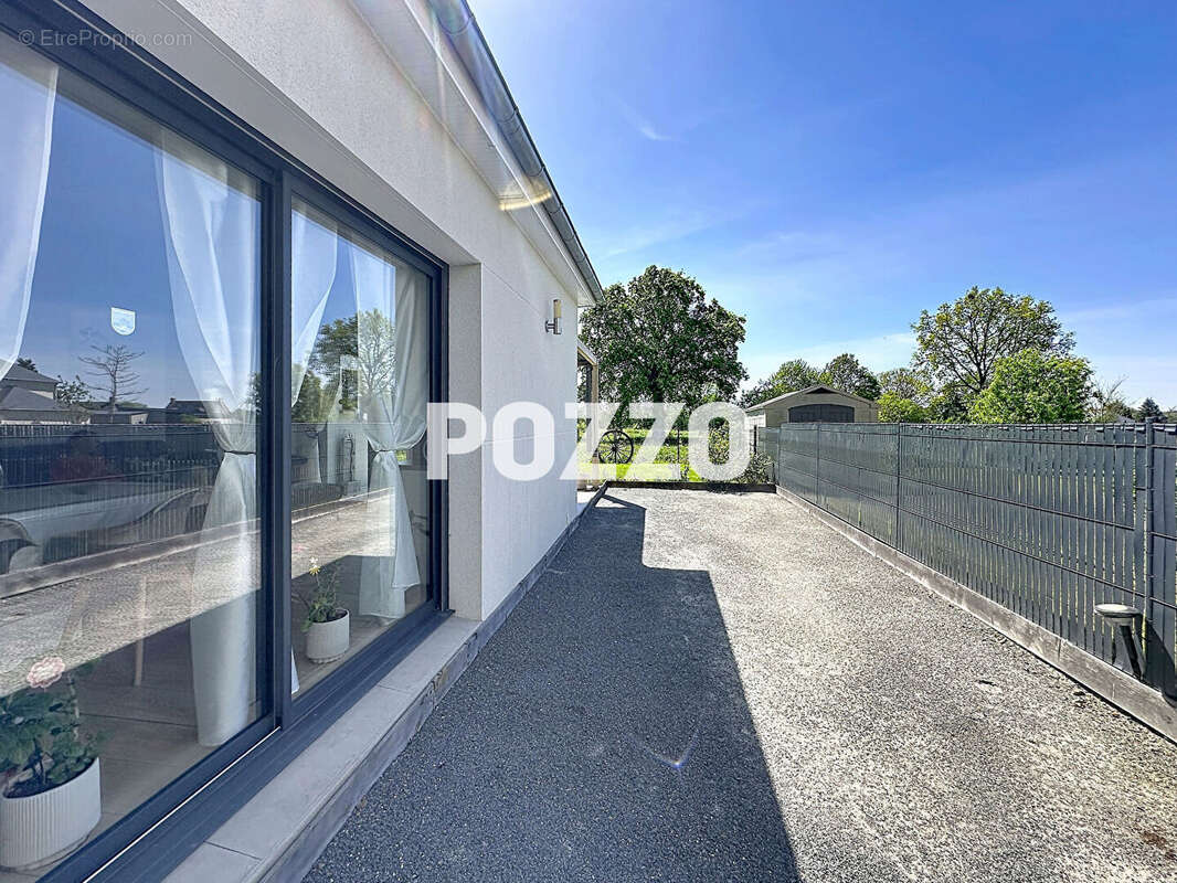 A vendre - Ducey Les Chéris - Maison 6 pièce(s) 106 m² - PLAIN PIED - photo 4