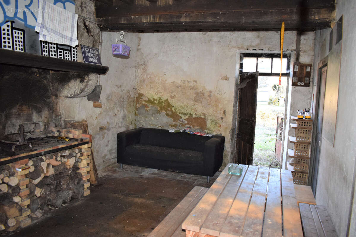 Terrain à SAINT-ANDRE-EN-MORVAN