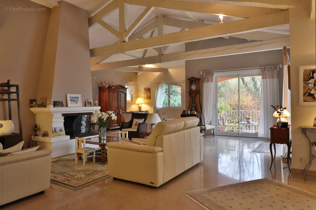 Maison à CHARBONNIERES-LES-BAINS