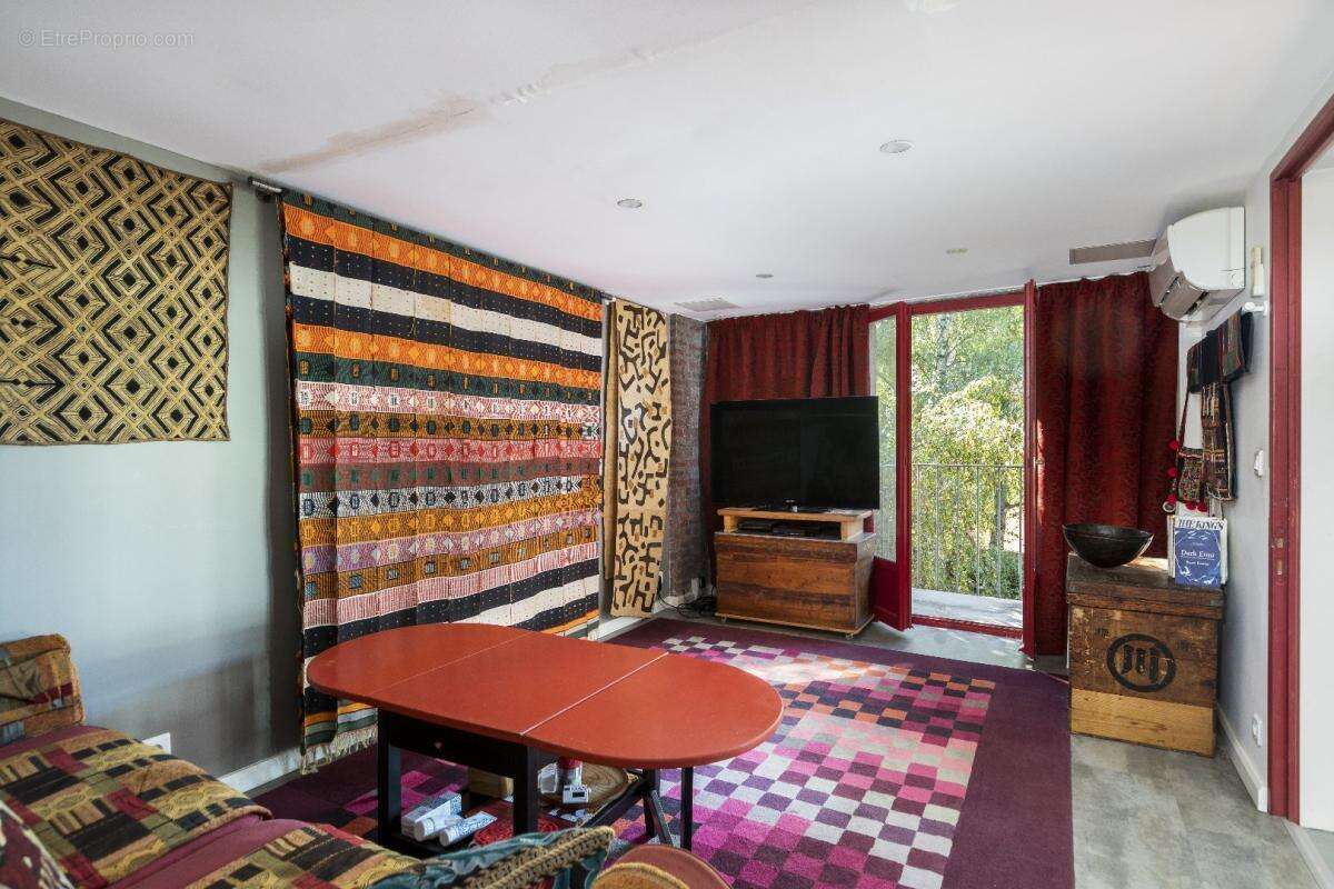 Appartement à LES LILAS