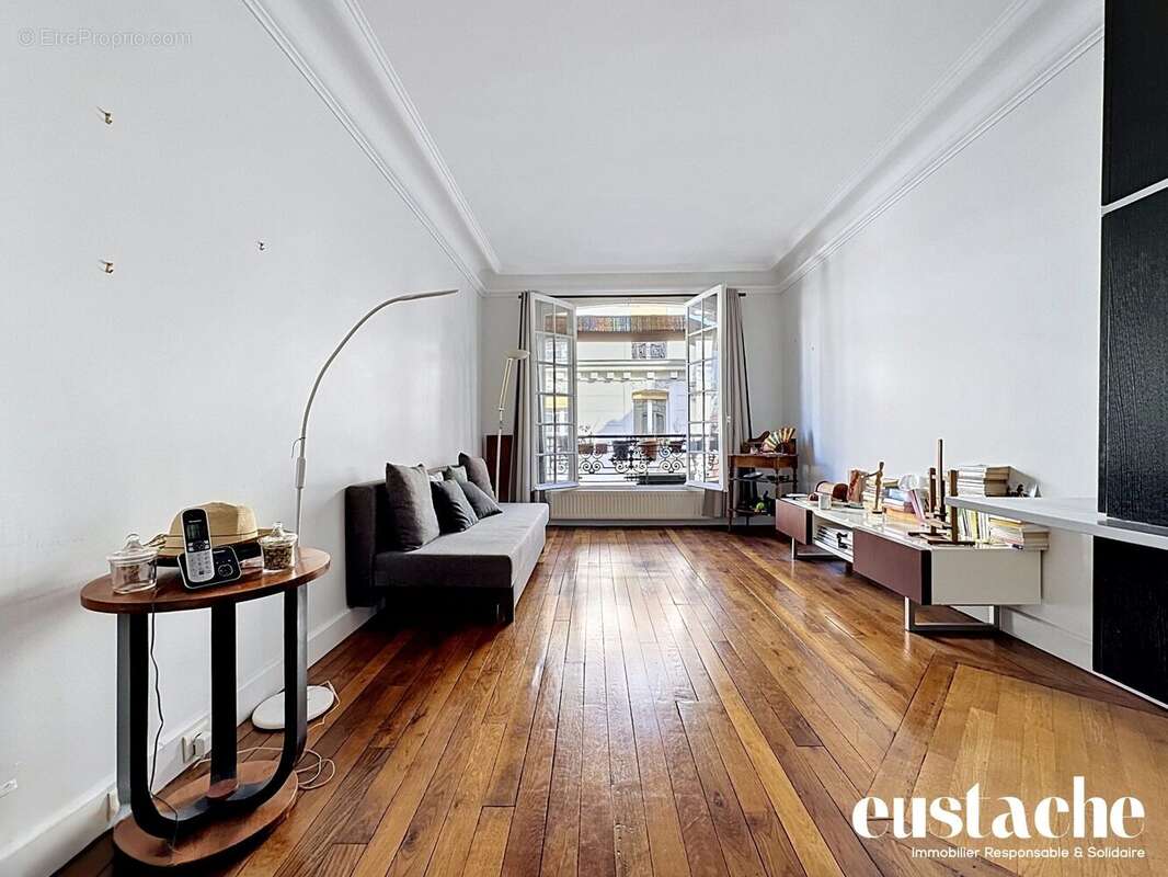 Appartement à PARIS-3E