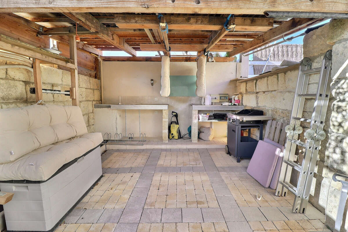 Maison à GALLARGUES-LE-MONTUEUX