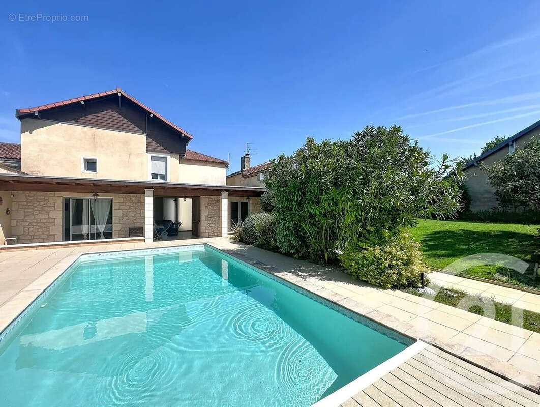 Maison à MIRANDE