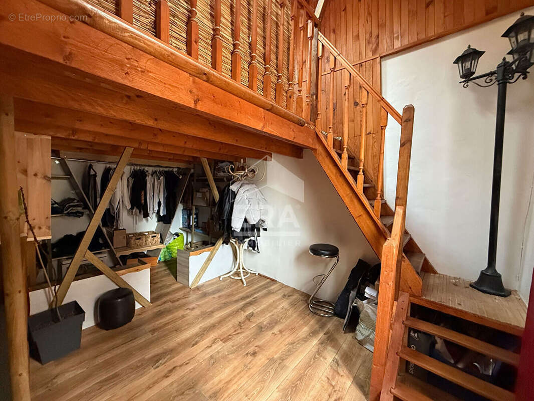 Autre à NANS-LES-PINS