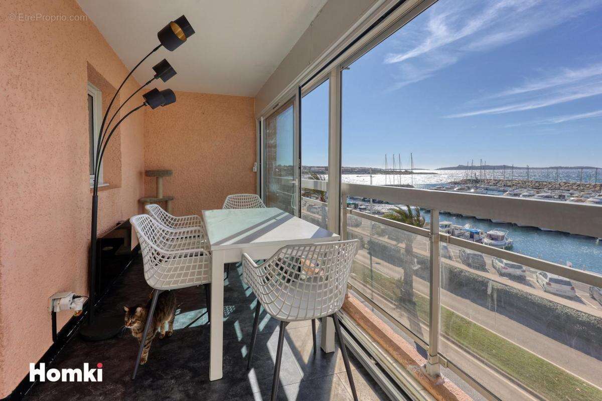 Appartement à SIX-FOURS-LES-PLAGES