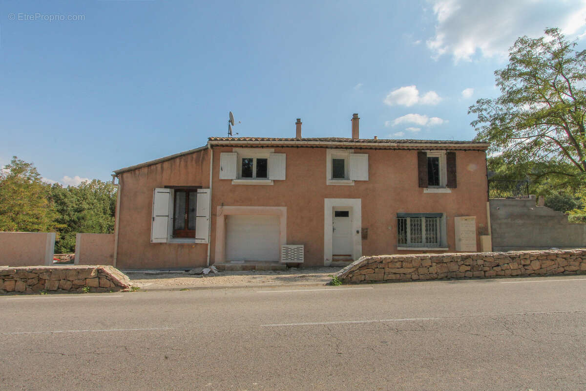 Appartement à PEYNIER