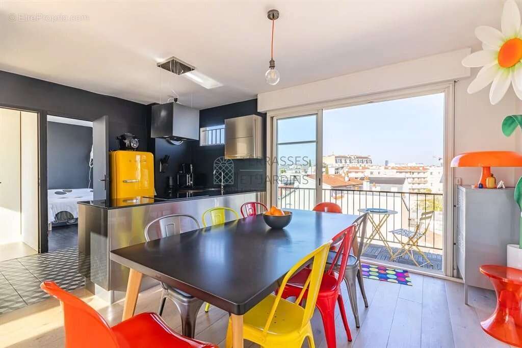 Appartement à ISSY-LES-MOULINEAUX