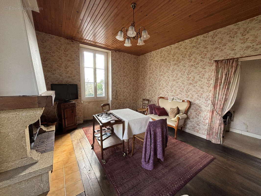 Maison à MASSIGNAC