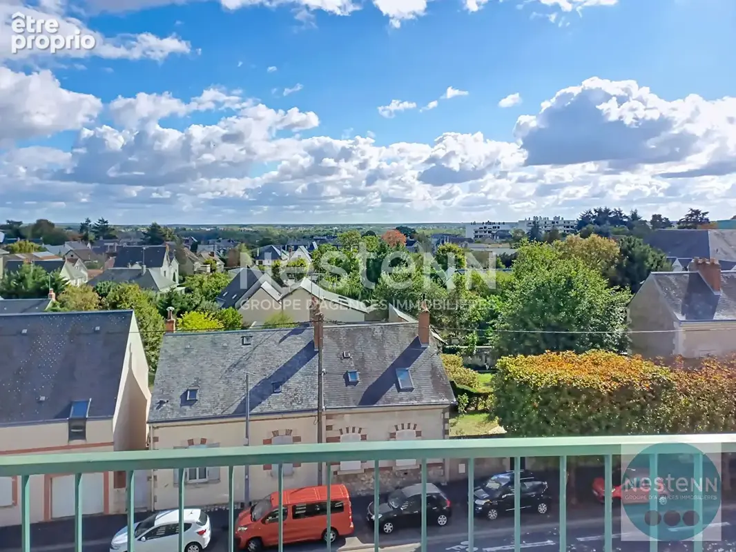 Blois - Quartier administratif - Bel appartement T3 avec balcon - 4ème étage avec ascenseur - photo 3