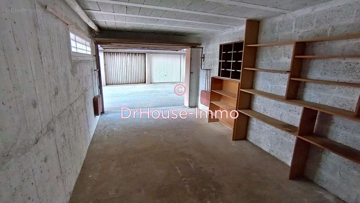 Parking à SAINT-ETIENNE