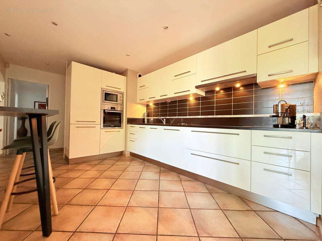 Appartement à MARSEILLE-9E