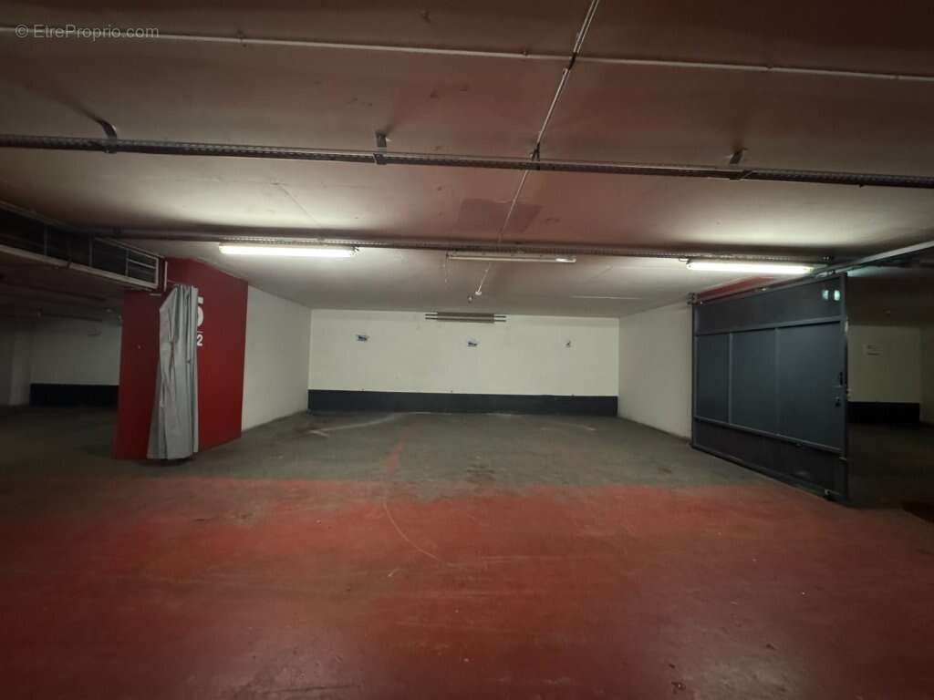 13 parkings boxes / les bureaux de la colinne - photo 3