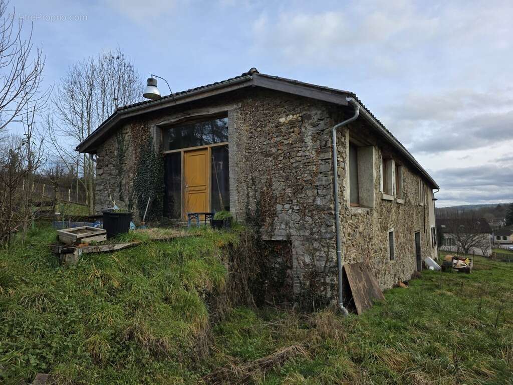 Maison à BAGNAC-SUR-CELE