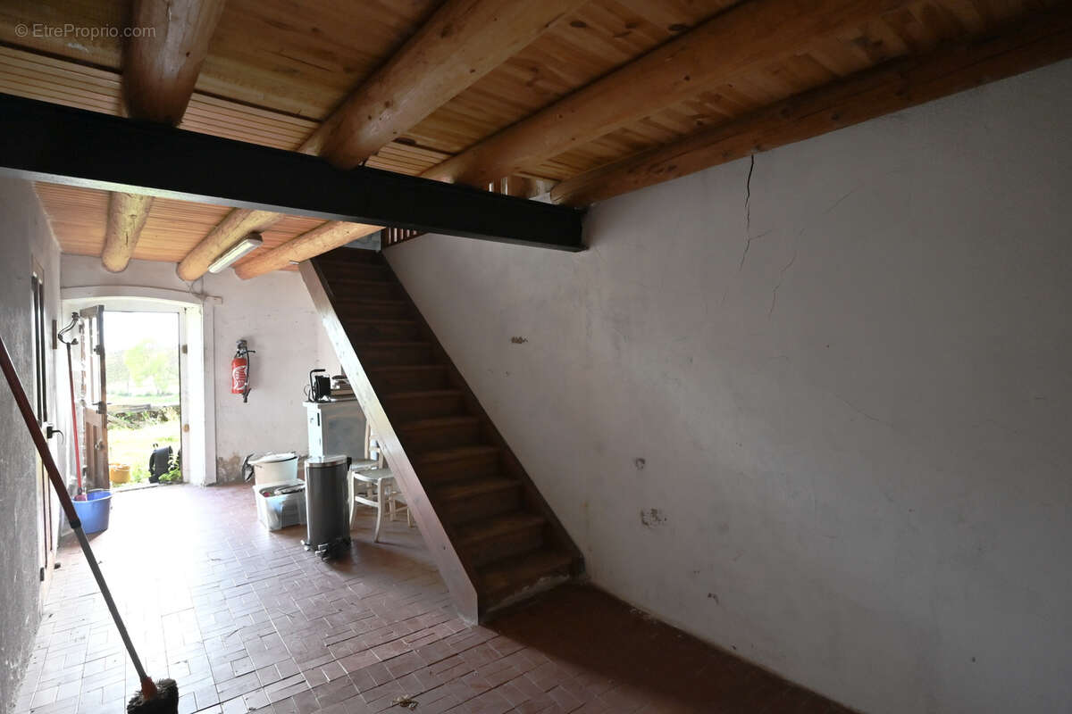 Maison à SAINT-HILAIRE-CUSSON-LA-VALMITTE