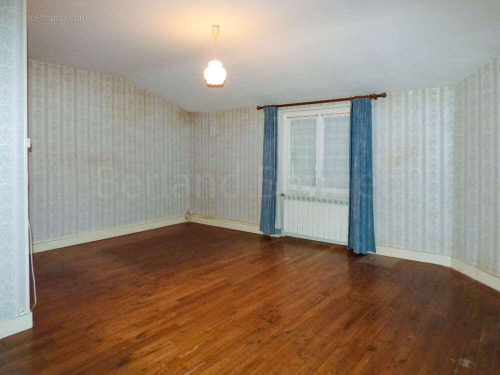 Maison à SAUZE-VAUSSAIS