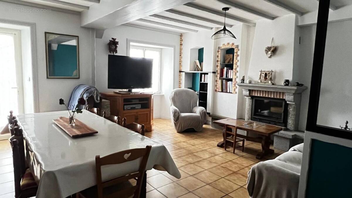 Maison à POUZAUGES