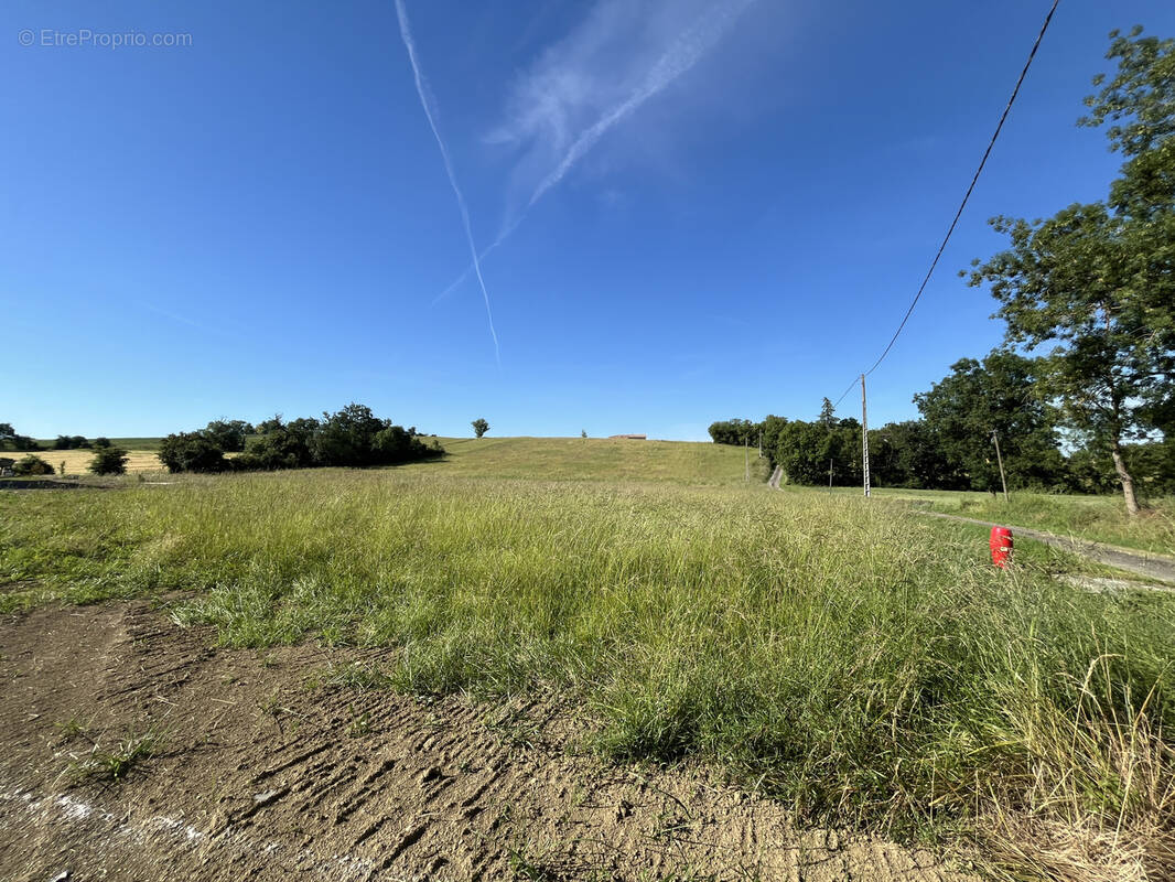 Terrain à PREIGNAN