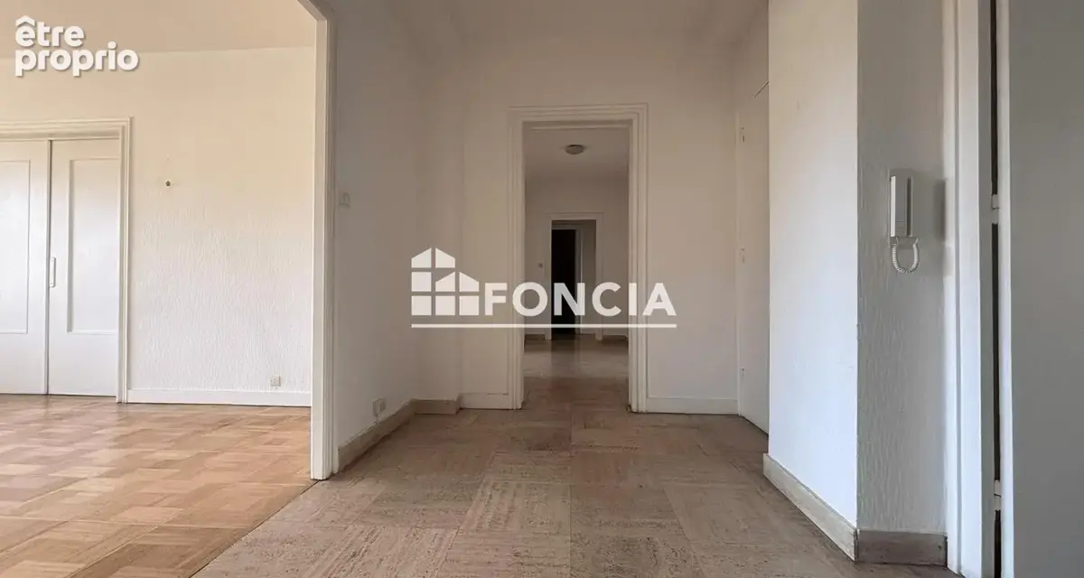 Bas du cours fauriel / f5 avec balcon et garage - photo 6