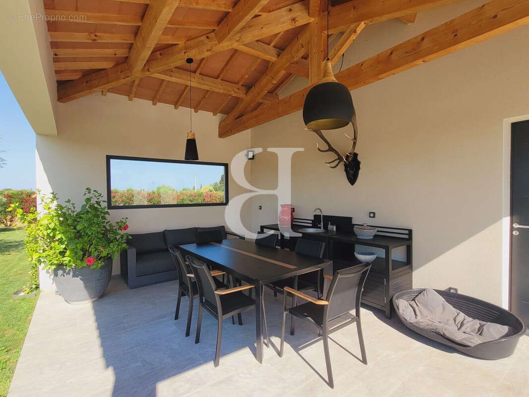 Maison 145 m² à La Begude-De-Mazenc  - photo 6