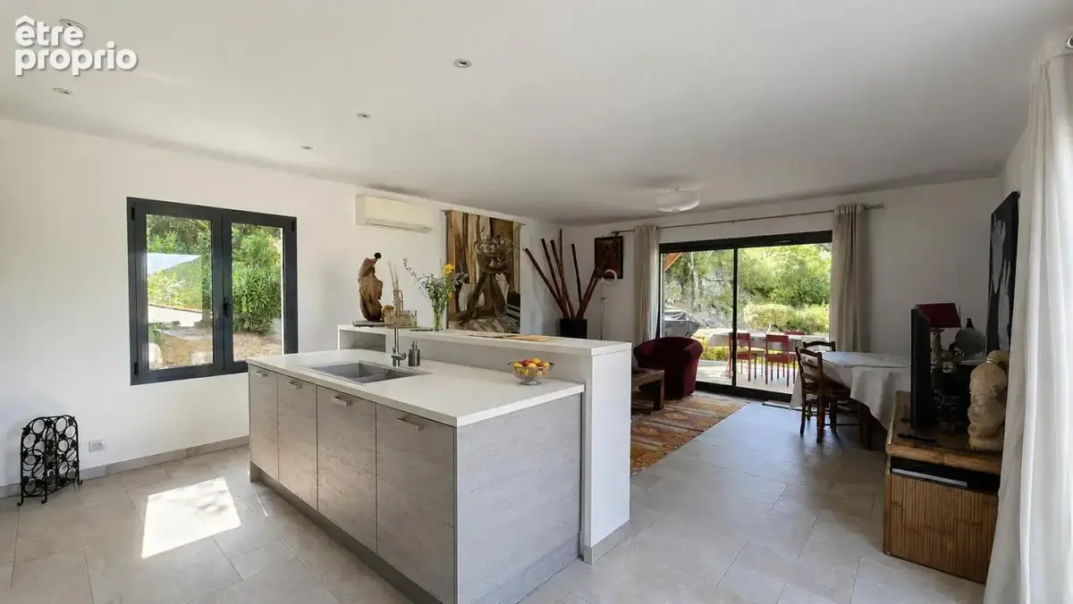 Propriano, Superbe propriété de 2 villas, piscine, vue mer, terrain de 3793 m2, vue panoramique - photo 11