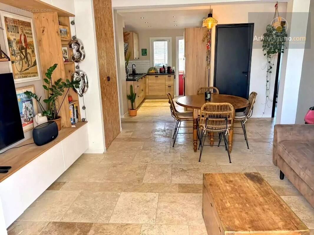 Appartement à SIX-FOURS-LES-PLAGES