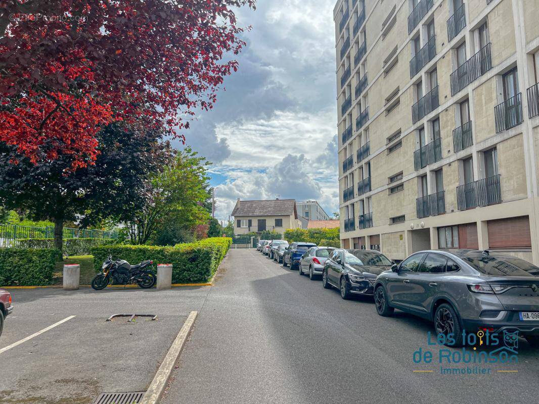 Appartement à FRESNES