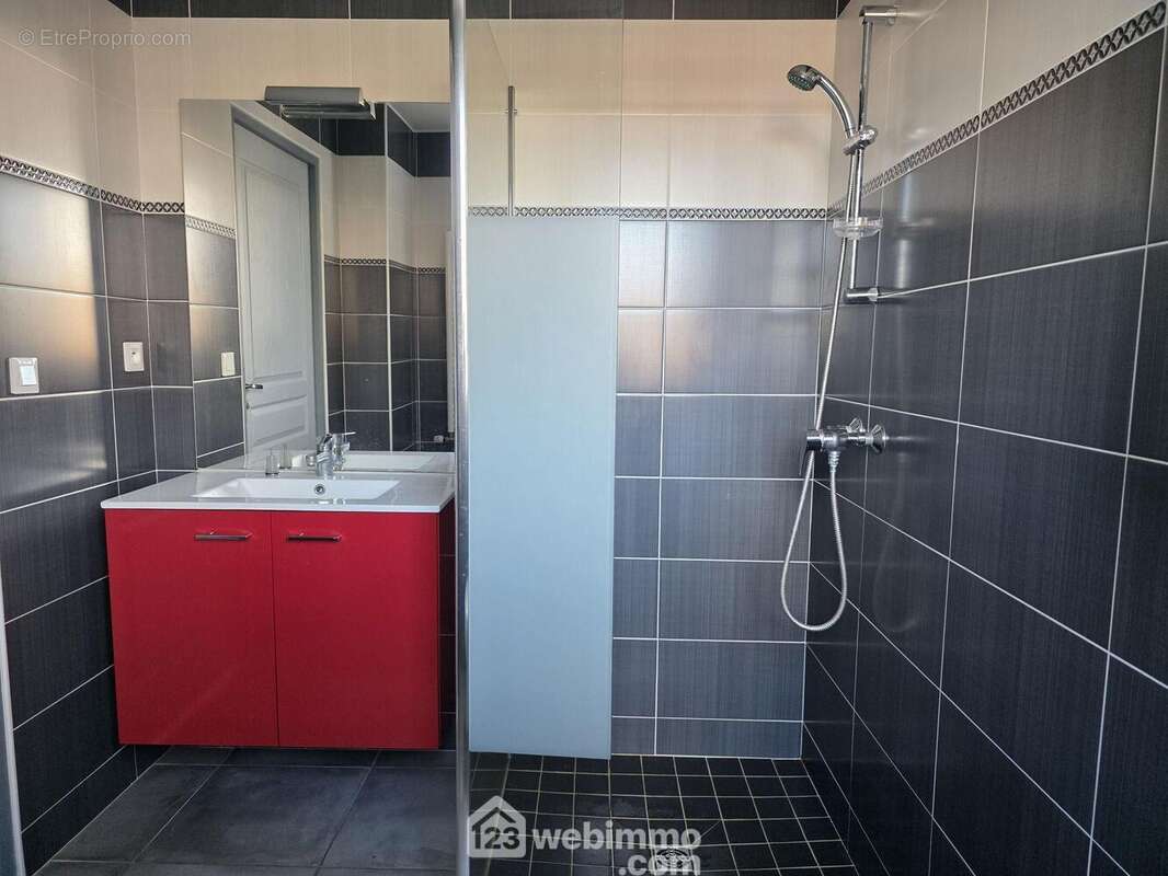 Salle d&#039;eau rdc - Maison à PENVENAN