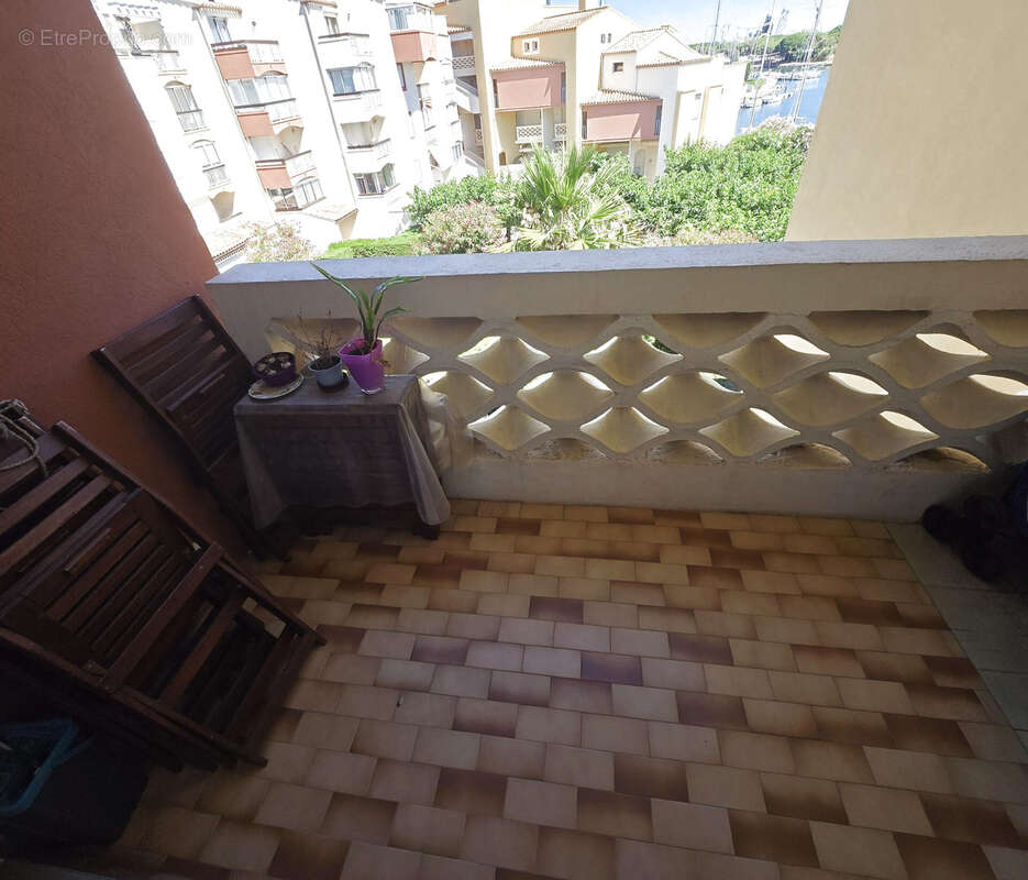 A vendre appartement F2 place de parking - photo 3
