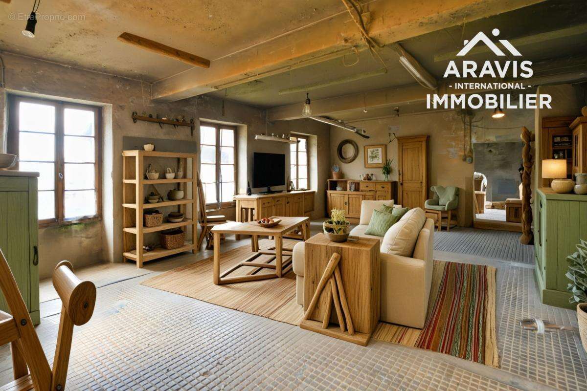 Maison à LA RIVIERE-ENVERSE