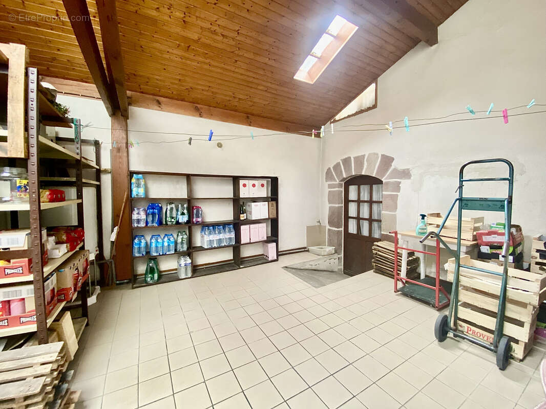 Fonds de commerce épicerie au centre ville de Saint Jean Pied de Port - photo 7
