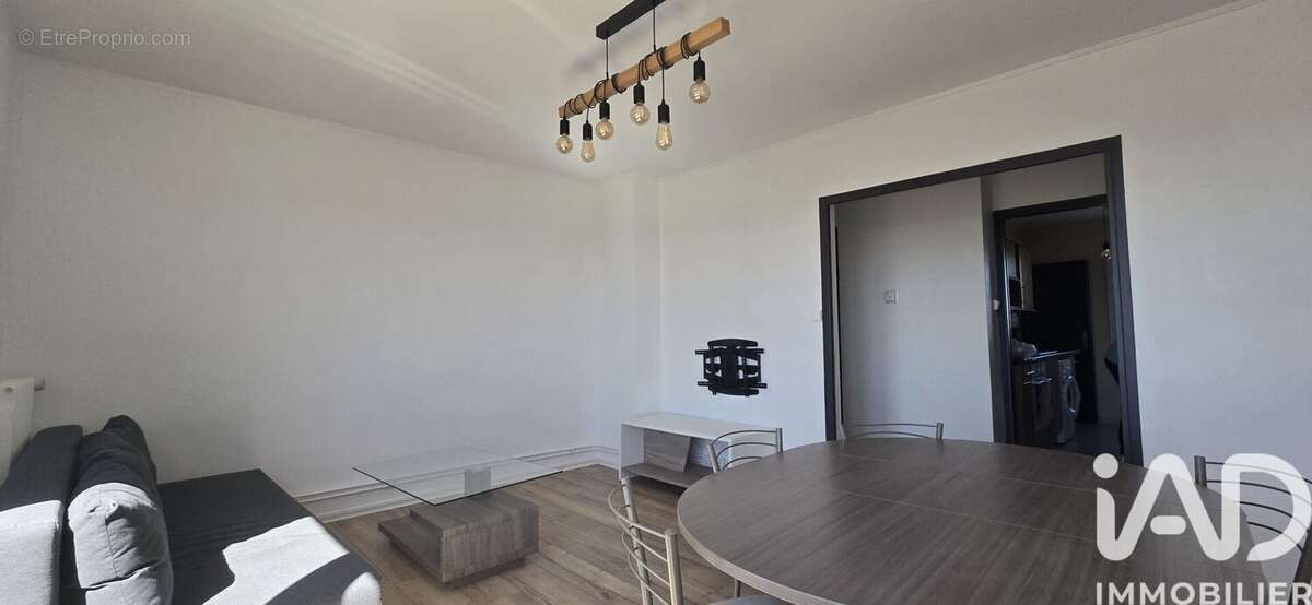 Photo 5 - Appartement à LA CHAPELLE-SAINT-MESMIN