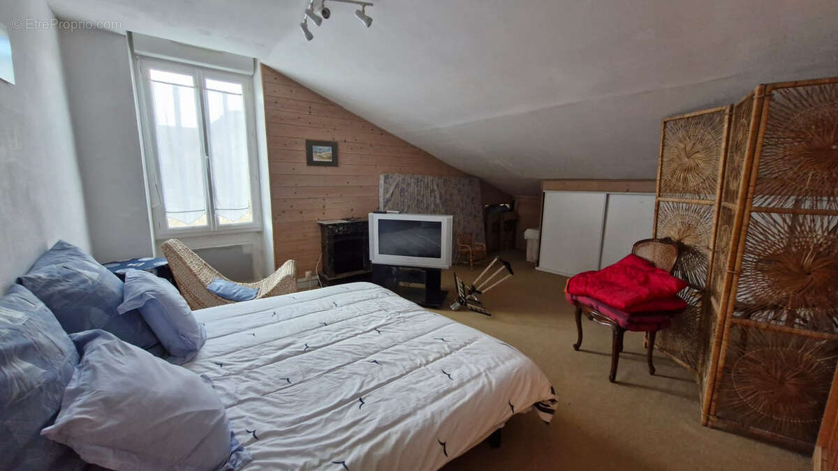 Maison à MORTAGNE-SUR-GIRONDE