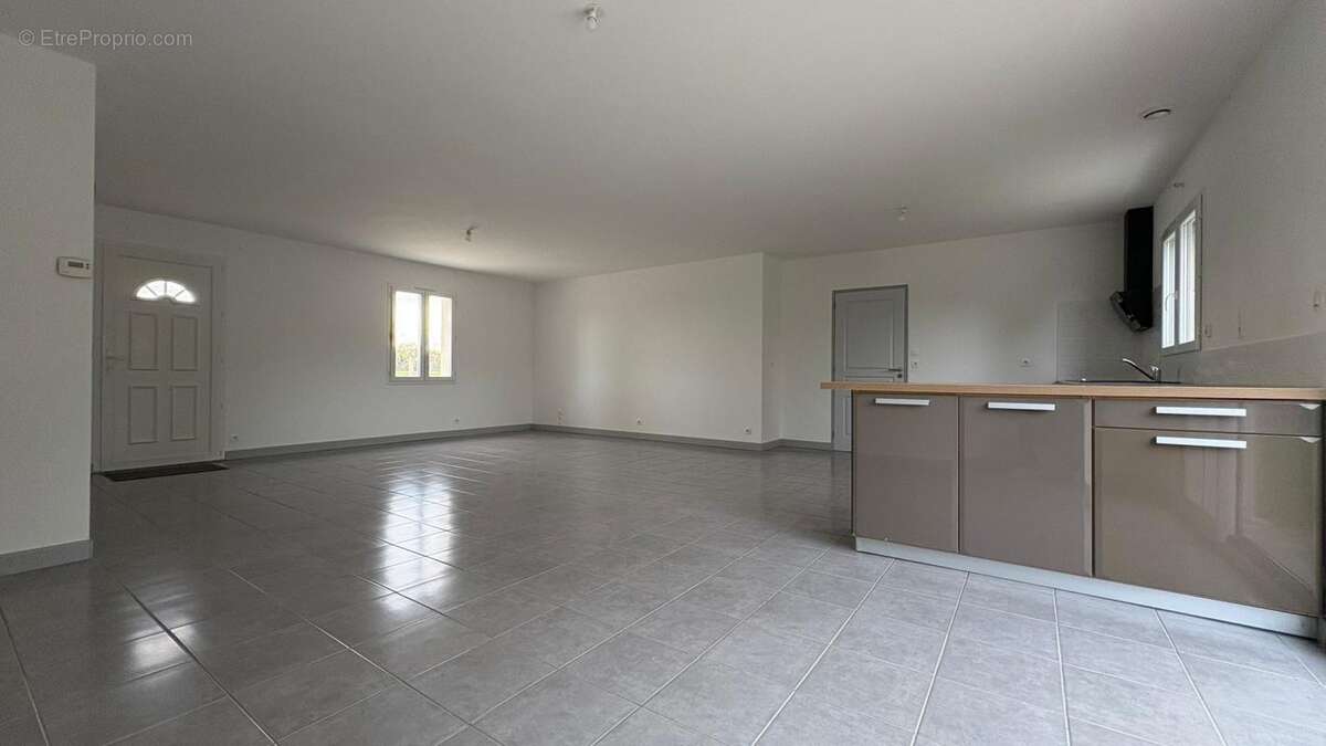 Maison à SAINT-OUEN-D&#039;AUNIS