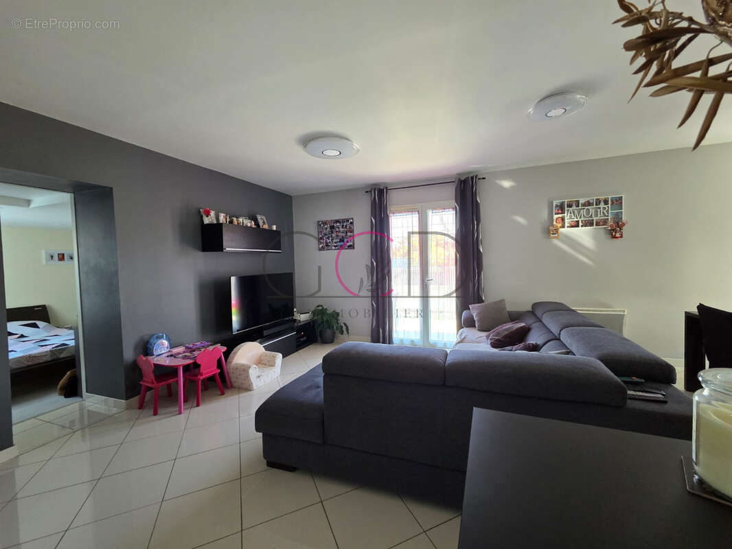 Maison à LA FARE-LES-OLIVIERS
