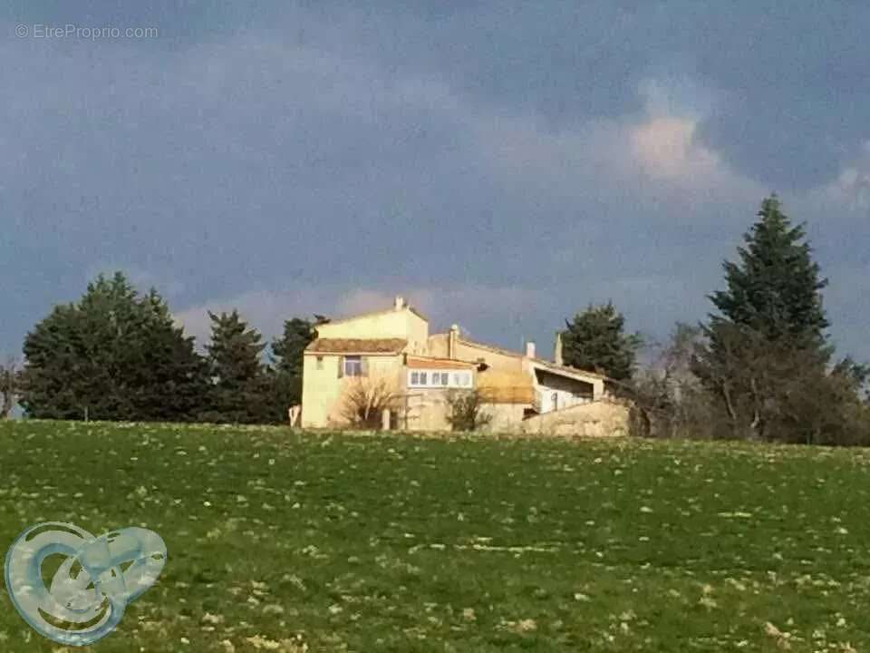 Appartement à SAINT-TRINIT