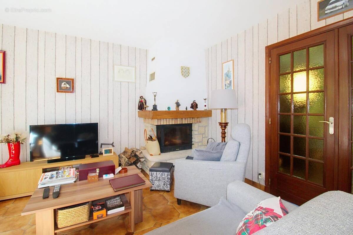 Photo 1 - Maison à JOUY-LE-MOUTIER