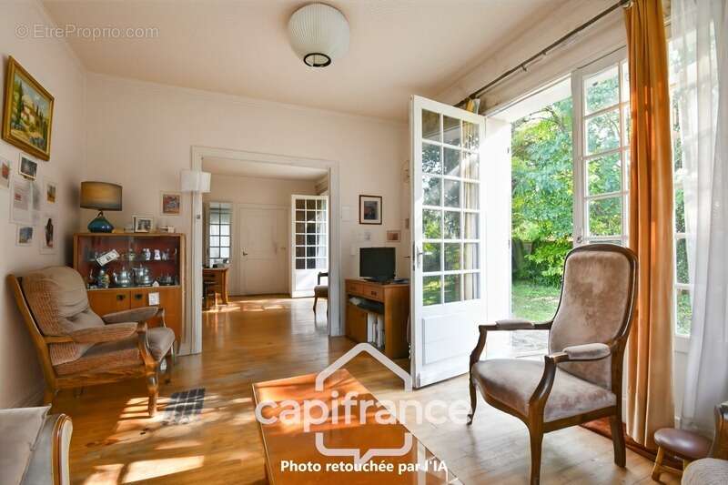 Maison à SAINT-JEAN-D'ANGELY