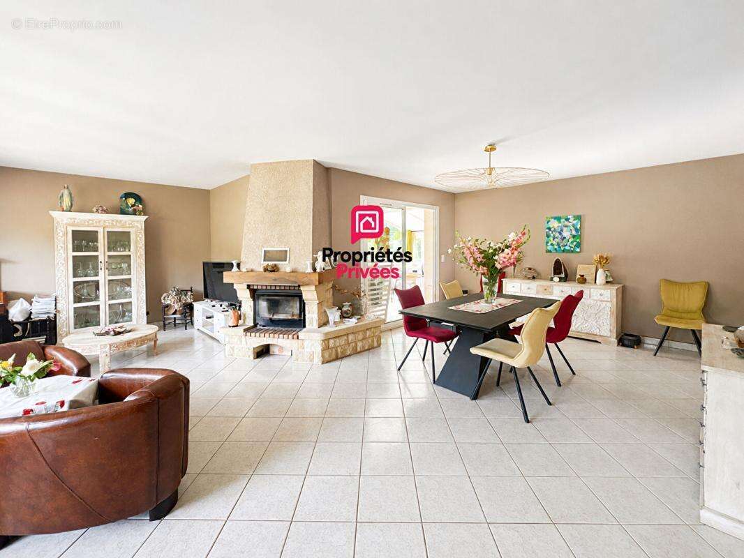 Propriété familiale avec piscine chauffée et parc arboré - photo 3